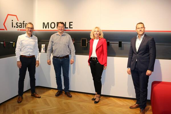 Im Rahmen eines Firmenbesuchs informierte sich die Wirtschaftsfrderung des Main-Tauber-Kreises ber die i.safe MOBILE GmbH in Lauda-Knigshofen.