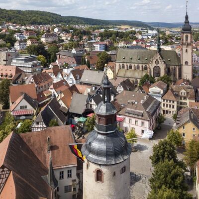 Blick über Tauberbischofsheim mit Türmersturm und Stadtkirche St. Martin