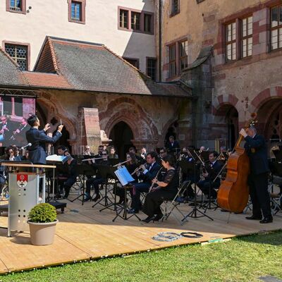 Auf musikalisch höchstem Niveau umrahmte das Landespolizeiorchester Baden-Württemberg unter der Leitung von Professor Stefan R. Halder die Veranstaltung.